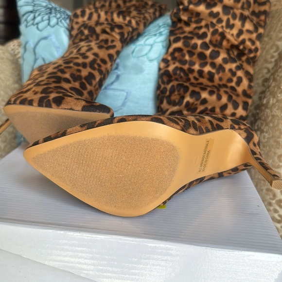 NIB X2B faux suede leopard stiletto knee boot - Picture 9 of 13